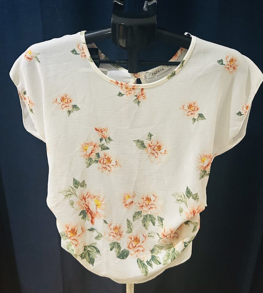 NWT Papaya White Floral Short Sleeve Blouse Women's size S